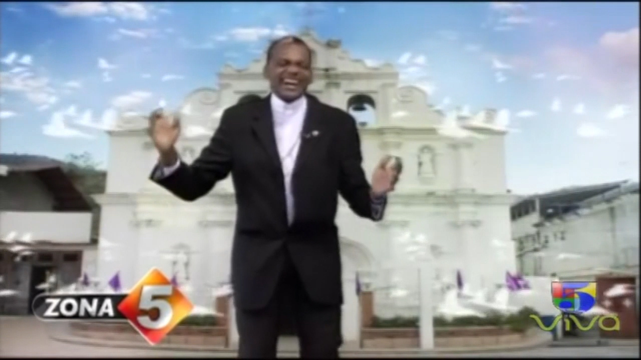 Conociendo Más Sobre El Cura Wilfredo Montaño Y Su Peculiar Forma De Predicar