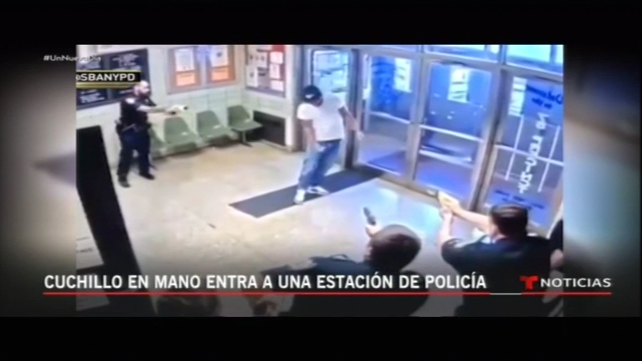 Joven Que Entro Con Cuchillo En Mano A Destacamento De La Policía Tiene Historia De Problemas Mentales