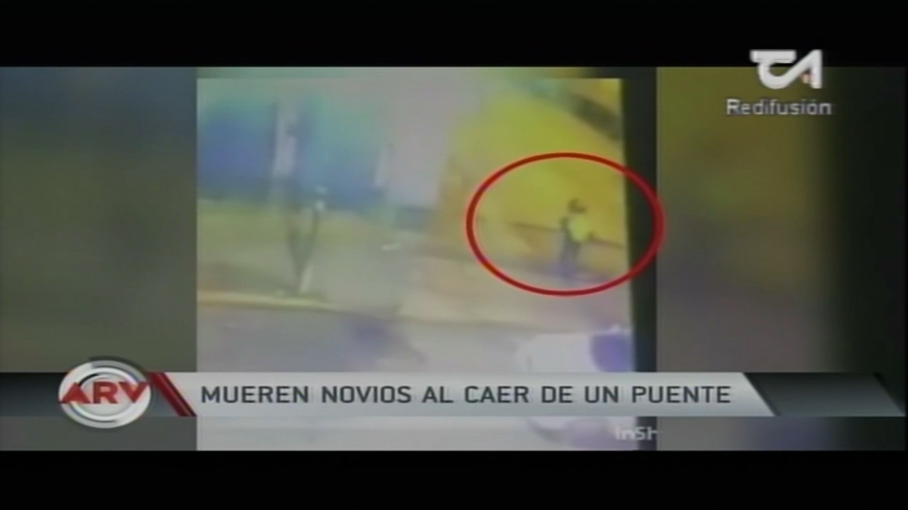 Mueren Novios Al Caer De Un Puente