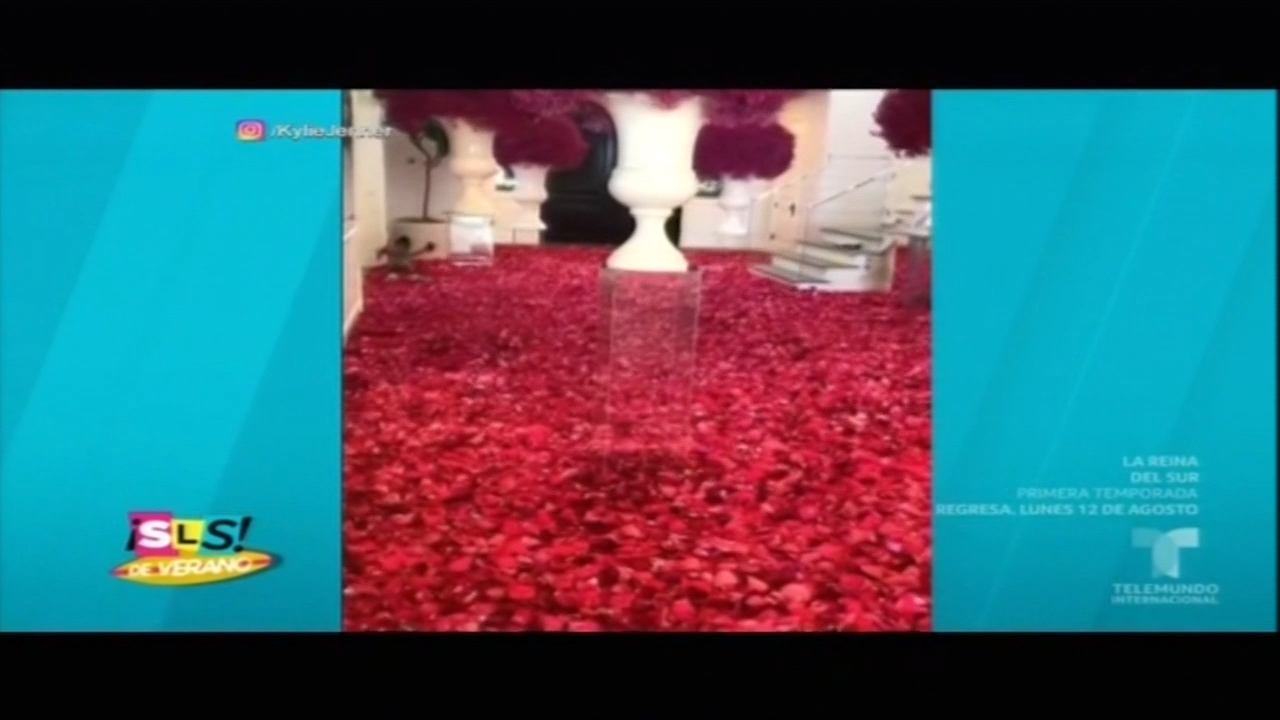 Travis Scott Llena La Casa De Kylie Jenner De Pétalos De Rosa