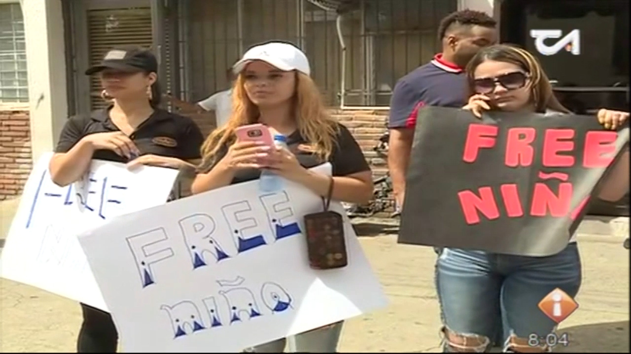 Empleados De Uno De Los Vinculados En La Red Del Abusador Realizan Protesta
