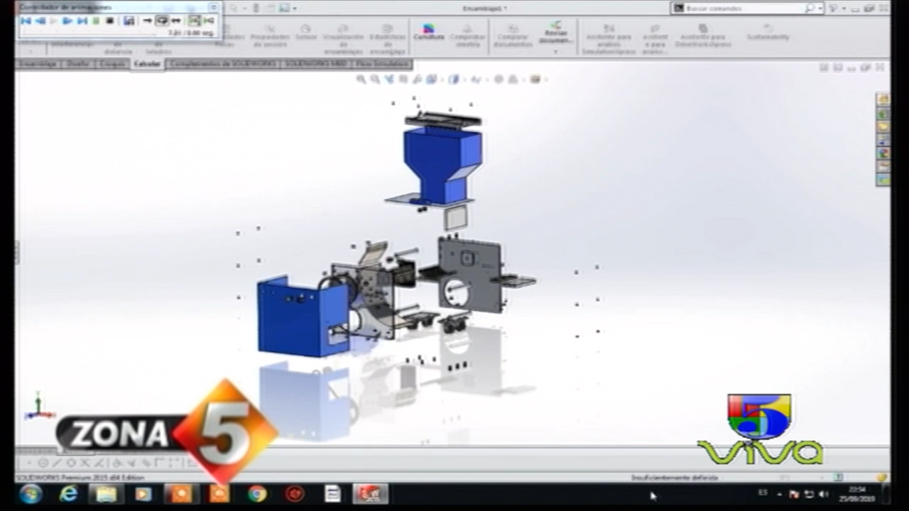 Un Joven Crea Una Máquina Recicladora De Plásticos motivado Por Los Altos Niveles De Contaminación En El País