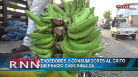 Vendedores Al Grito Por Precio Y Escasez De Plátanos