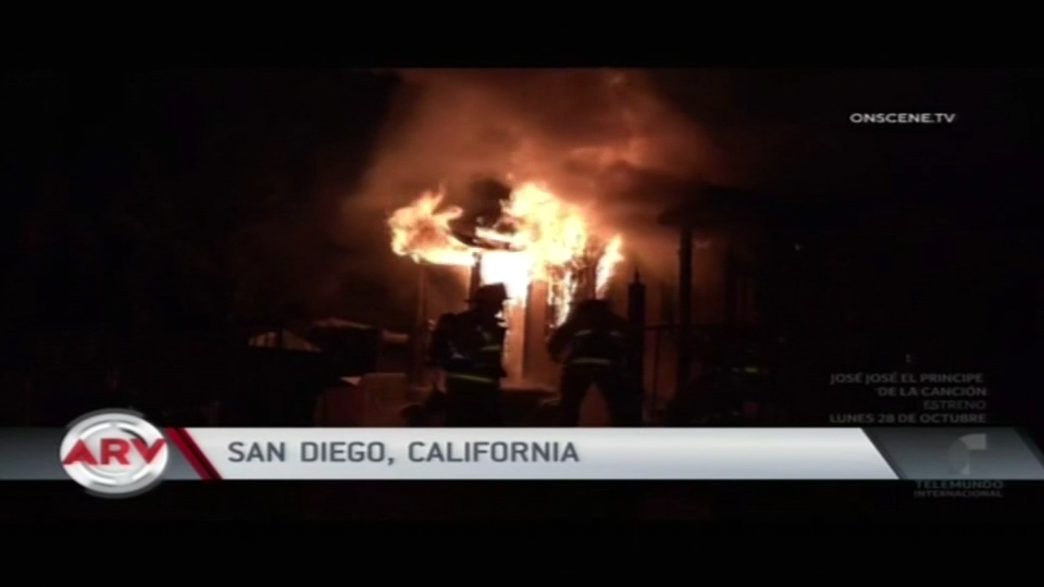 Joven Hispano Le Prende Fuego A Su Casa Con Familiares Adentro