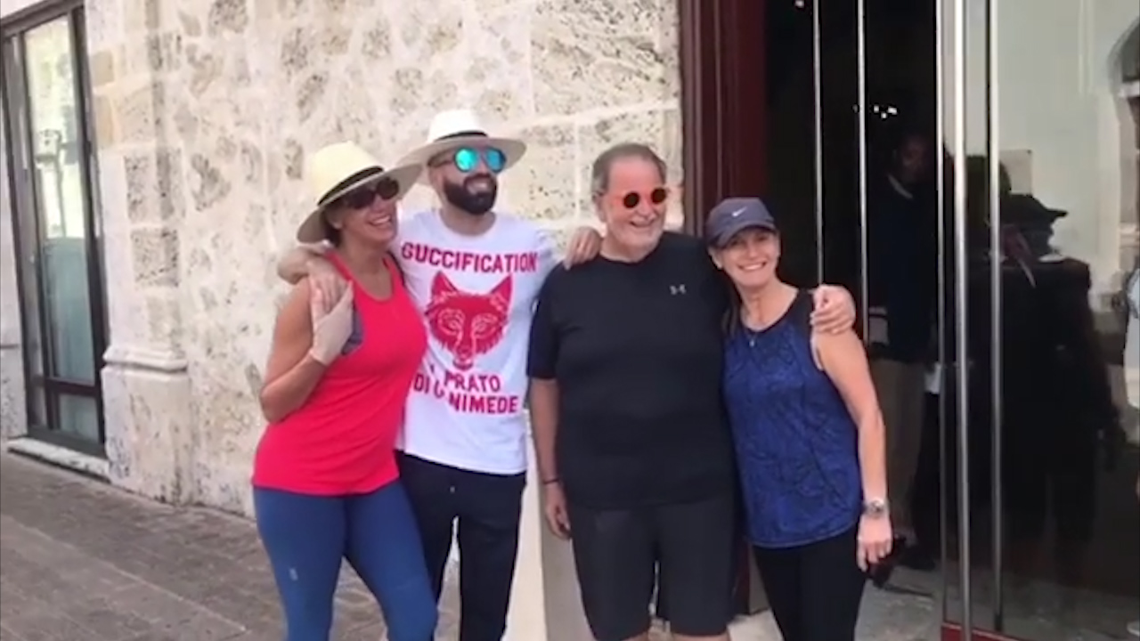 Así Está El Elenco De El Gordo Y La Flaca En Las Calles De Santo Domingo Recibiendo El Cariño De Sus Fanáticos