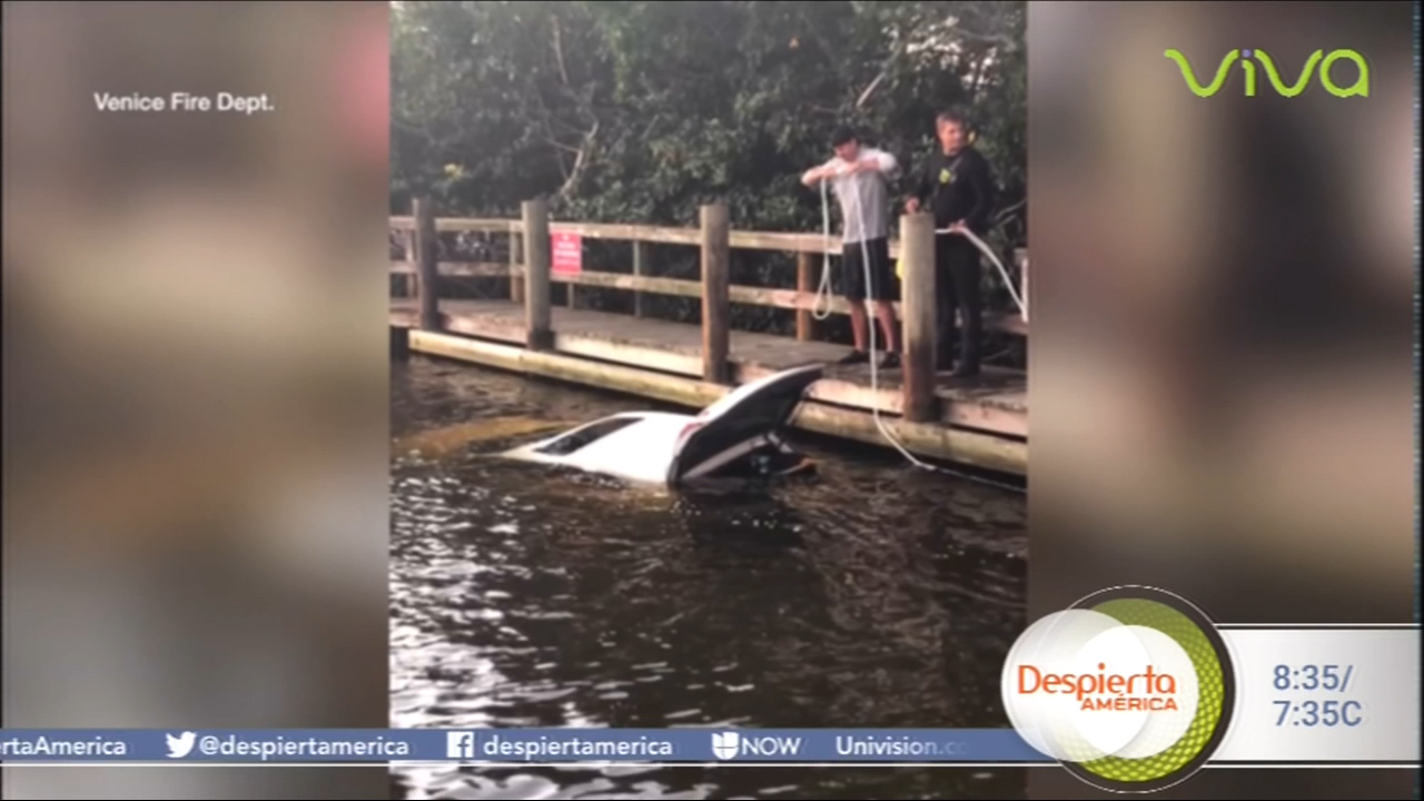 Carro Cae Al Agua Con Una Señora Dentro Y Esta Dura 10 Horas Dentro Del Vehículo Antes De Ser Rescatada