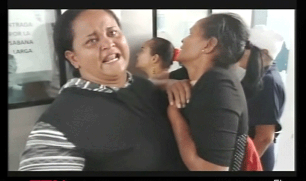 Mujer Con Fuerte Dolor En El Pecho En El Hospital Dice No La Quieren Atender