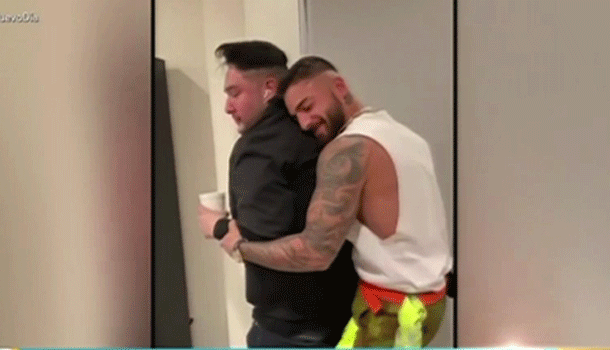 Sale A La Luz Video De Maluma Muy Cariñoso Con Un Hombre