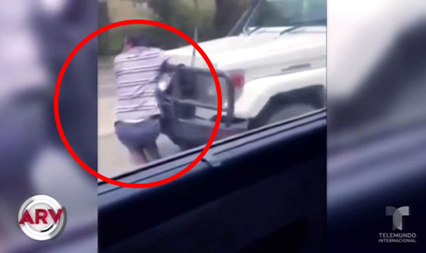 Chofer En Australia Arrastra Hombre