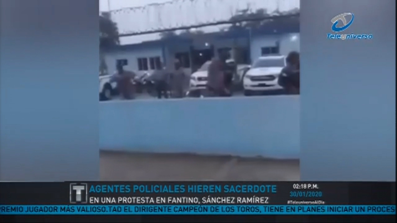 Agentes De La PN Hieren A Un Sacerdote En Medio De Una Protesta En Fantino