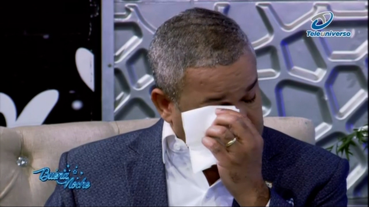 Hector Acosta Entre Lágrimas Dice Que Seguirá Molestando Por Su Pueblo Hasta El último Minuto | Buena Noche