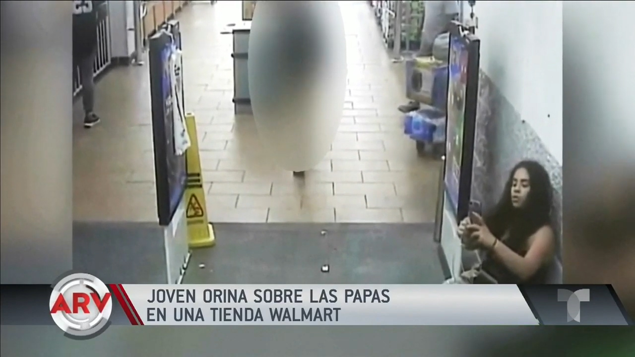 Joven Es Captada Orinando Sobre Las Papas De Una Tienda Walmart