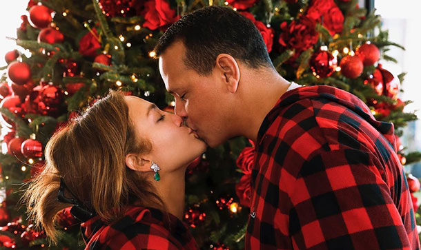 JLO Cambia El Micrófono Por La Pelota Y Vive La Navidad En Familia