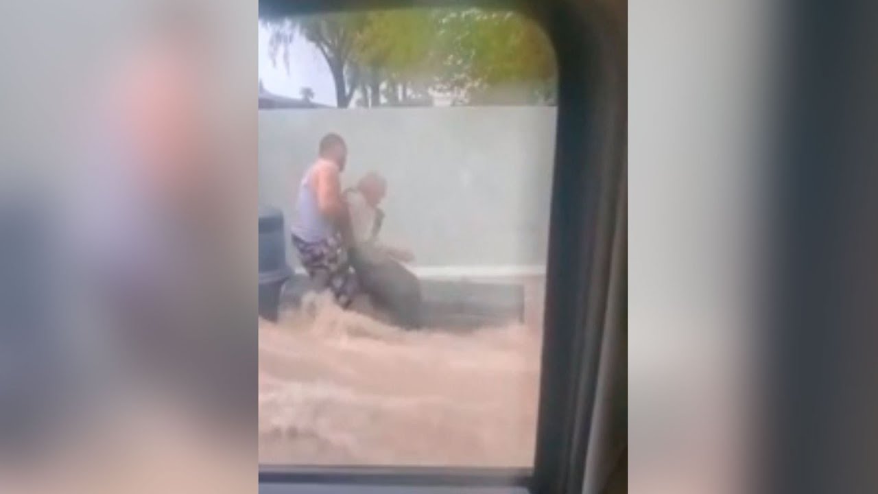 En Video: Hispano Salva A Un Hombre Que Era Arrastrado Por La Corriente En Las Vegas