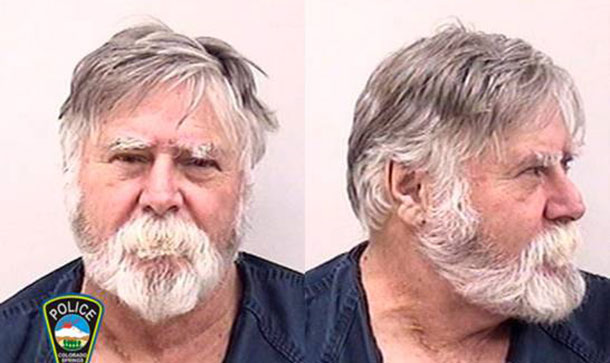 Un Hombre Disfrazado De Santa Roba Un Banco Y Mira Lo Que Pasó