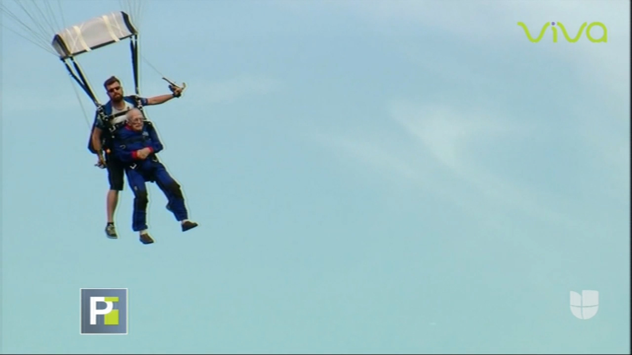 Con Un Salto En Paracaídas Esta Señor Celebra Sus 94 Años De Vida