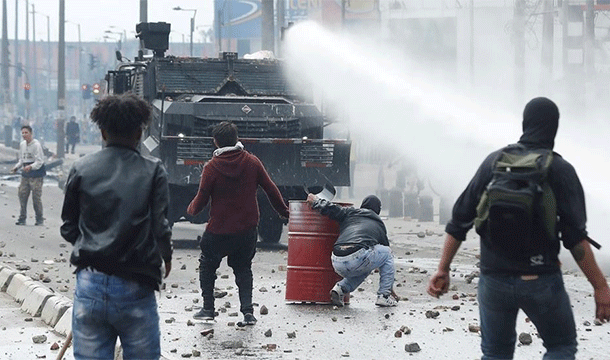 Bomba Lacrimógena Le Da En La Cabeza A Un Estudiante