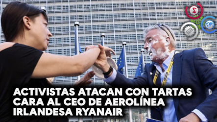 Activistas ATACAN Con Tartas CARA Del CEO De Aerolínea Irlandesa Ryanair
