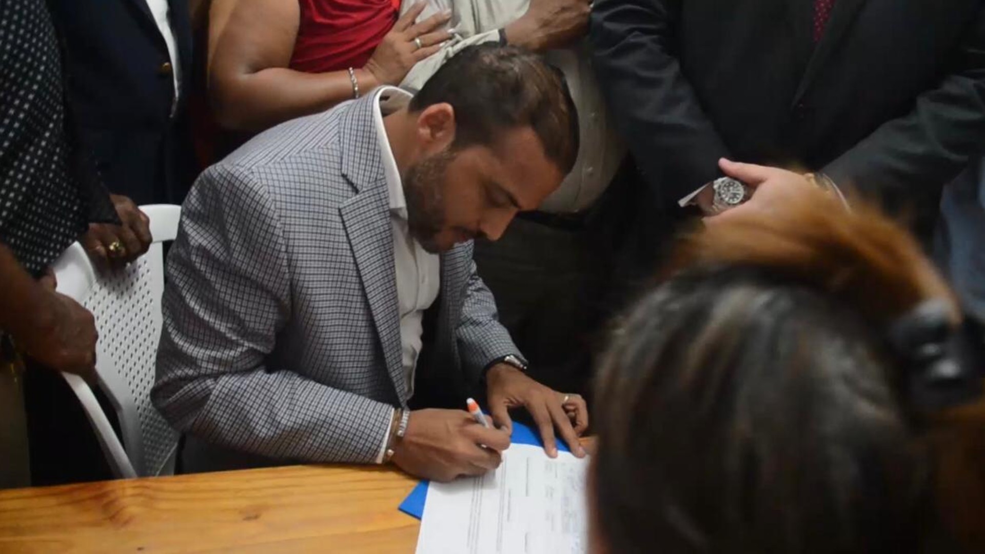 Amin Vásquez Presenta Su Candidatura A Diputado