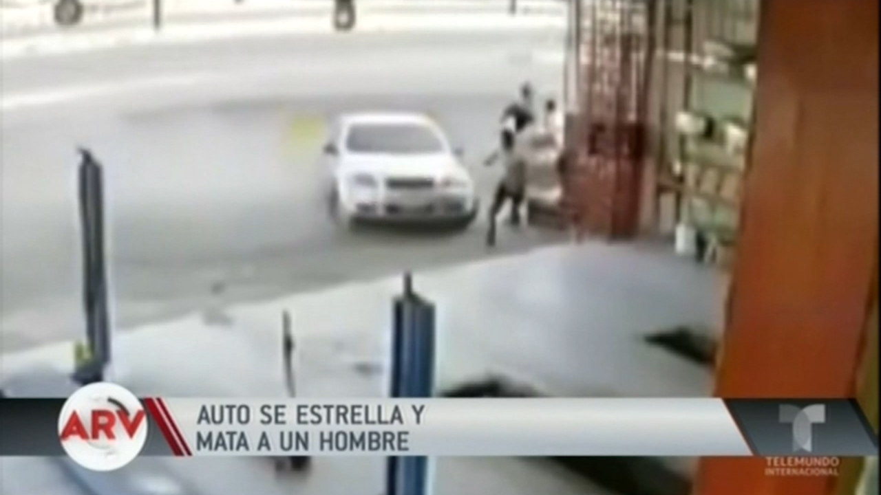 Auto Se Estrella Y Mata A Un Hombre