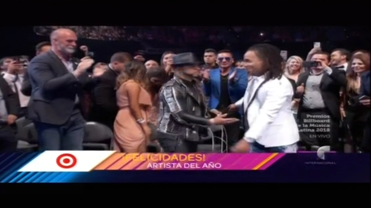 Momento En Que Ozuna Gana Como Artista De Año Y No Creerás Que Música Le Pusieron