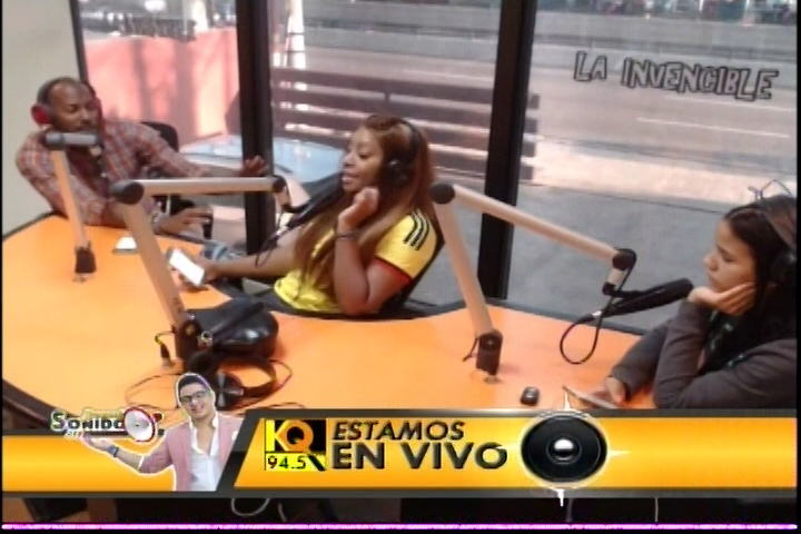 En La Cabina De Buscando Sonido Comentando Sobre El Mensaje De El Torito Para El Presidente Medina