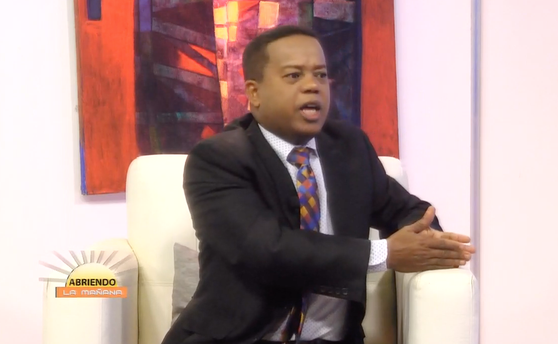 “¡HOMBRES!, No Se Metan En Una Habitación Con Una Mujer Con Un Celular “ Dice José Caminero