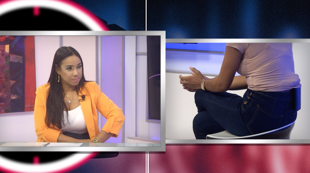 Entrevista A La Menor Que Sale Posando Con El General   Luz & Sombra