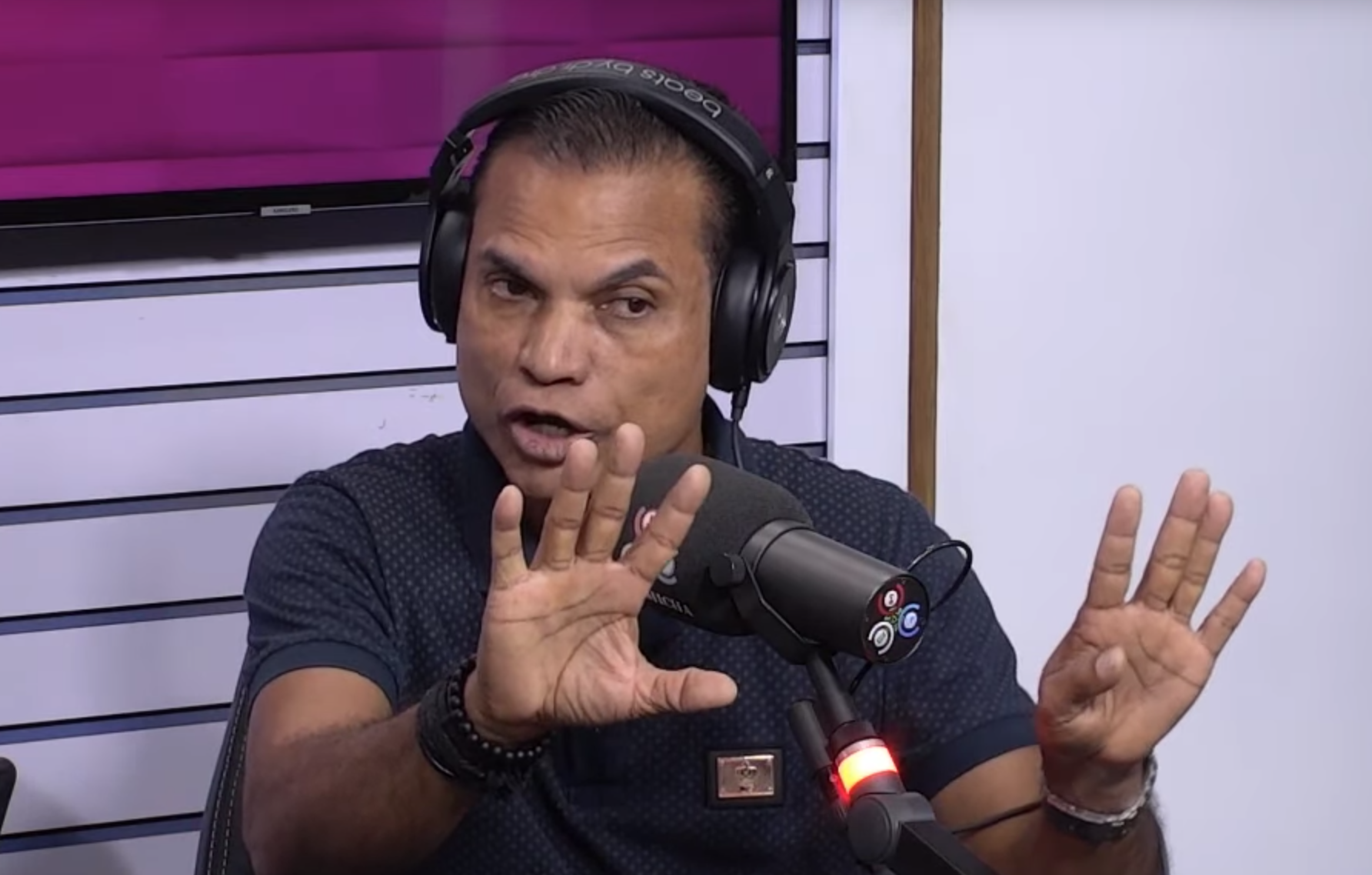 Mira Lo Que Se Le Quedó A Mamola En La Casa De Un Hombre Luego De La Gran Parada Del Bronx