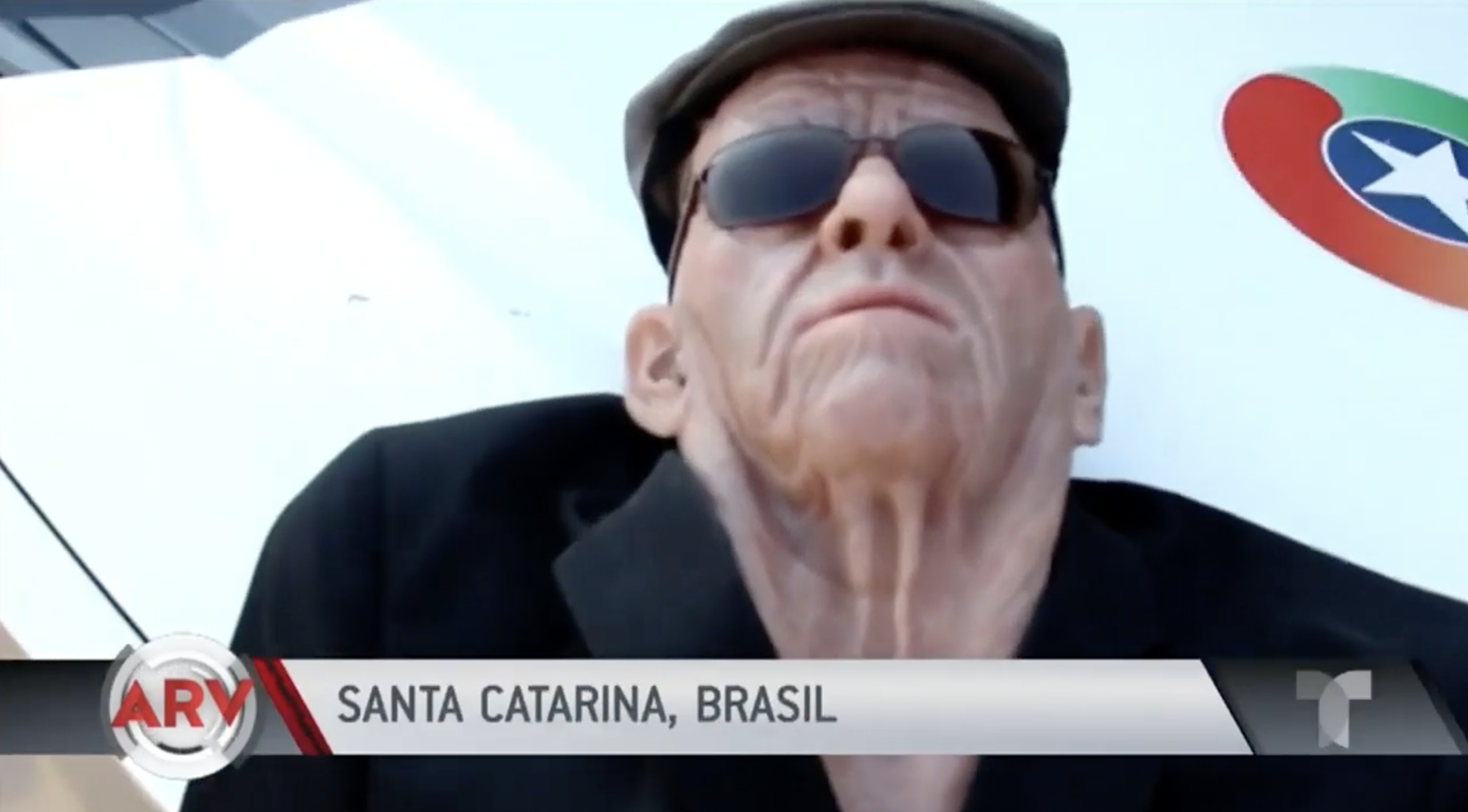 Ladrón Intenta Asaltar Un Banco Disfrazado De Anciano