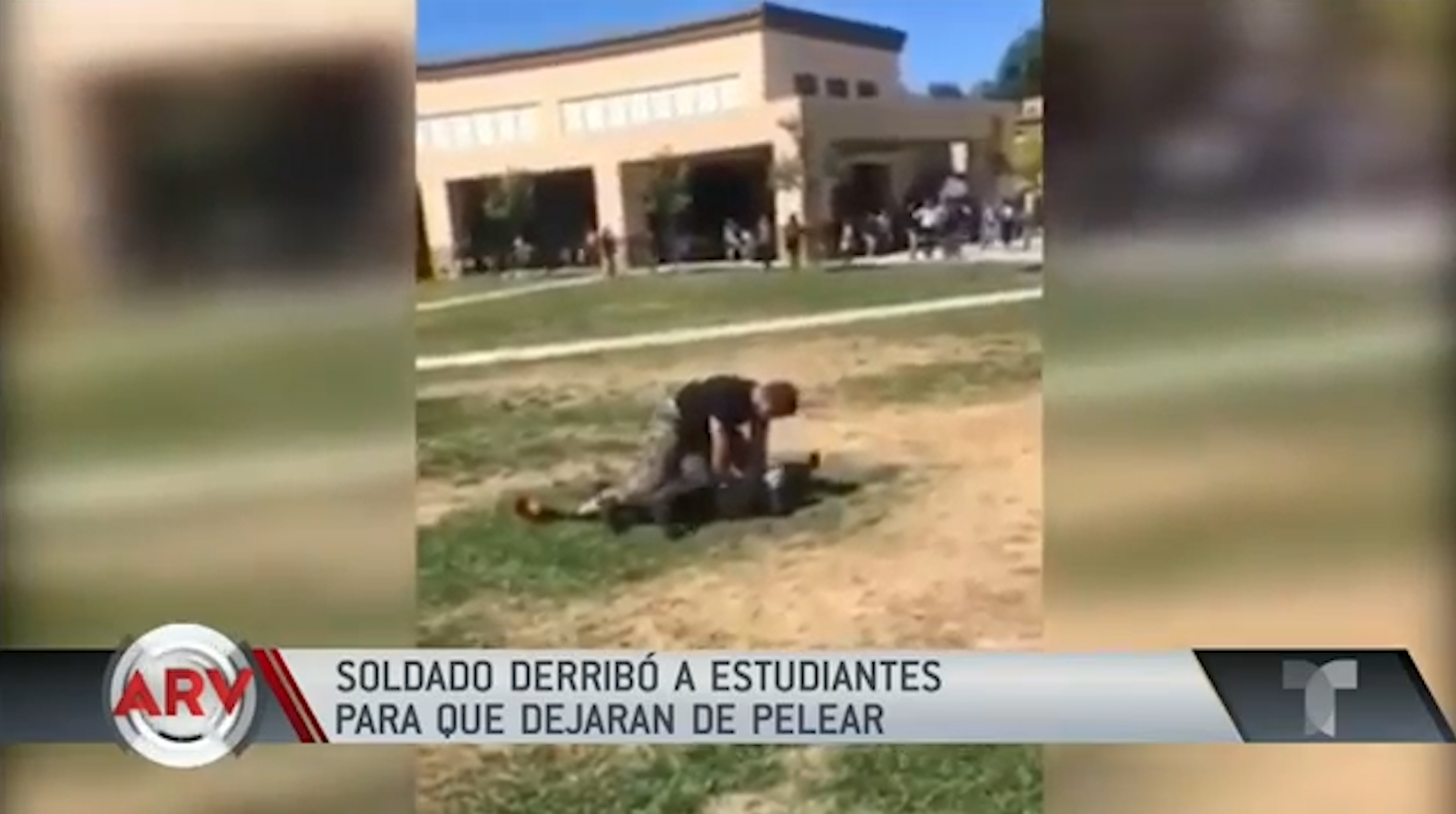 Militar Derriba A Estudiantes Durante Una Pelea Escolar