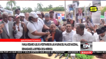 Familia Rosario La Más Rica De Todos Los Tiempos Vuelve A Postrarse En Las Afueras Del Palacio Nacional Demandando Su Herencia