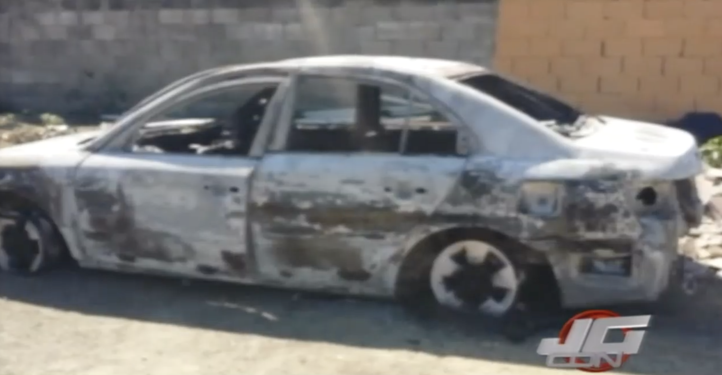 Un Familiar Atraca A Otro Y Le Quema Su Vehículo En La Vega