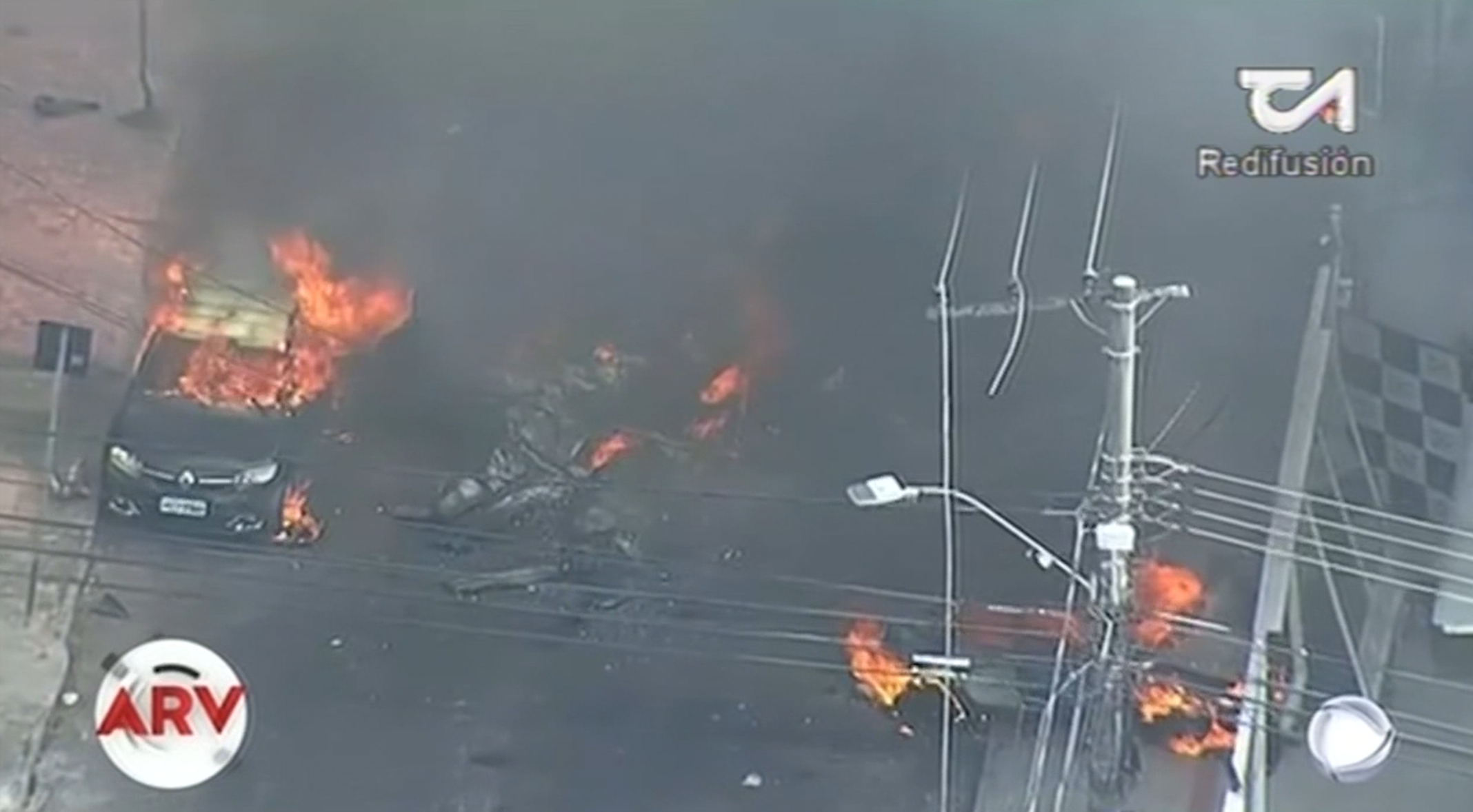 Avioneta Se Accidenta En Medio De Un Vecindario En Brasil Matando A Tres Personas