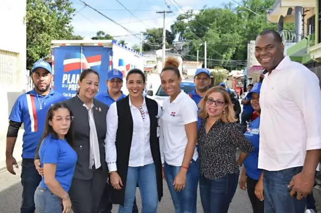 Gobierno Amuebla Casa A Medallista De Santiago