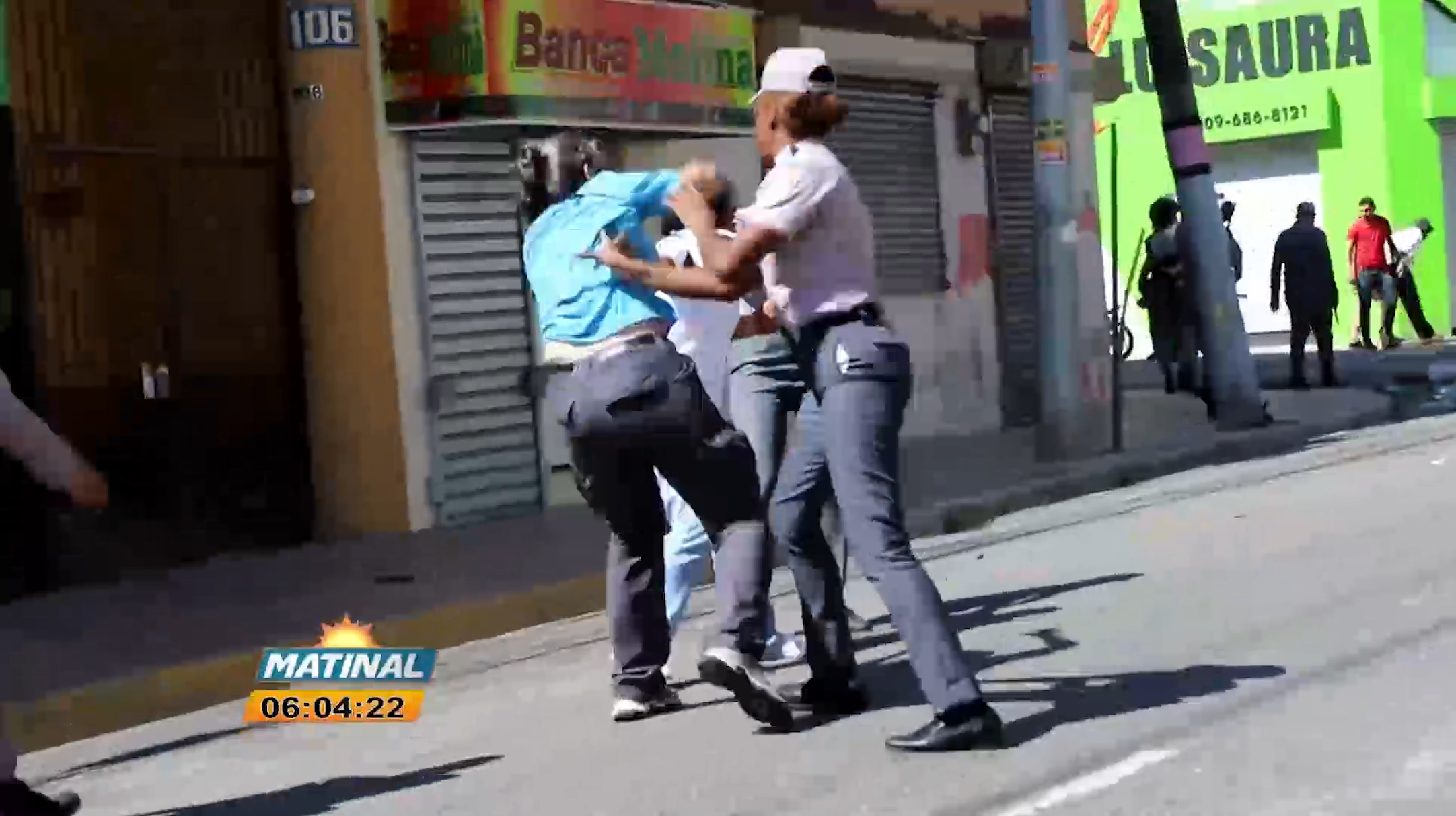 Quee!! Policias Golpean A Monjas En El Seibo