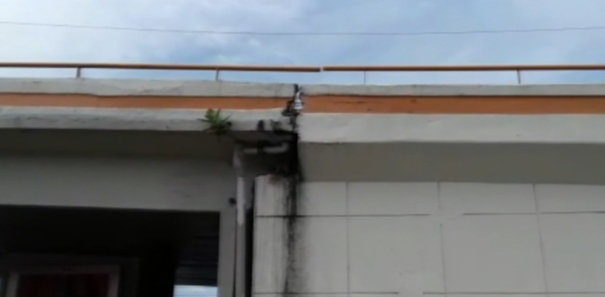 ¿El Elevado De La Estrella Sadhalá En Santiago Se Partió En Dos?