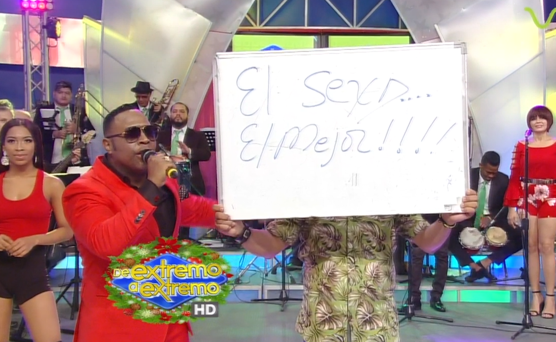 La Canción Que Le Dedica Sexappeal A Sujeto Oro 24; ”Un Negro Que Huele Bien”