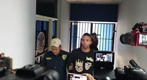 Super Farándula: Meten Preso Al Cantante Lírico En La Casa