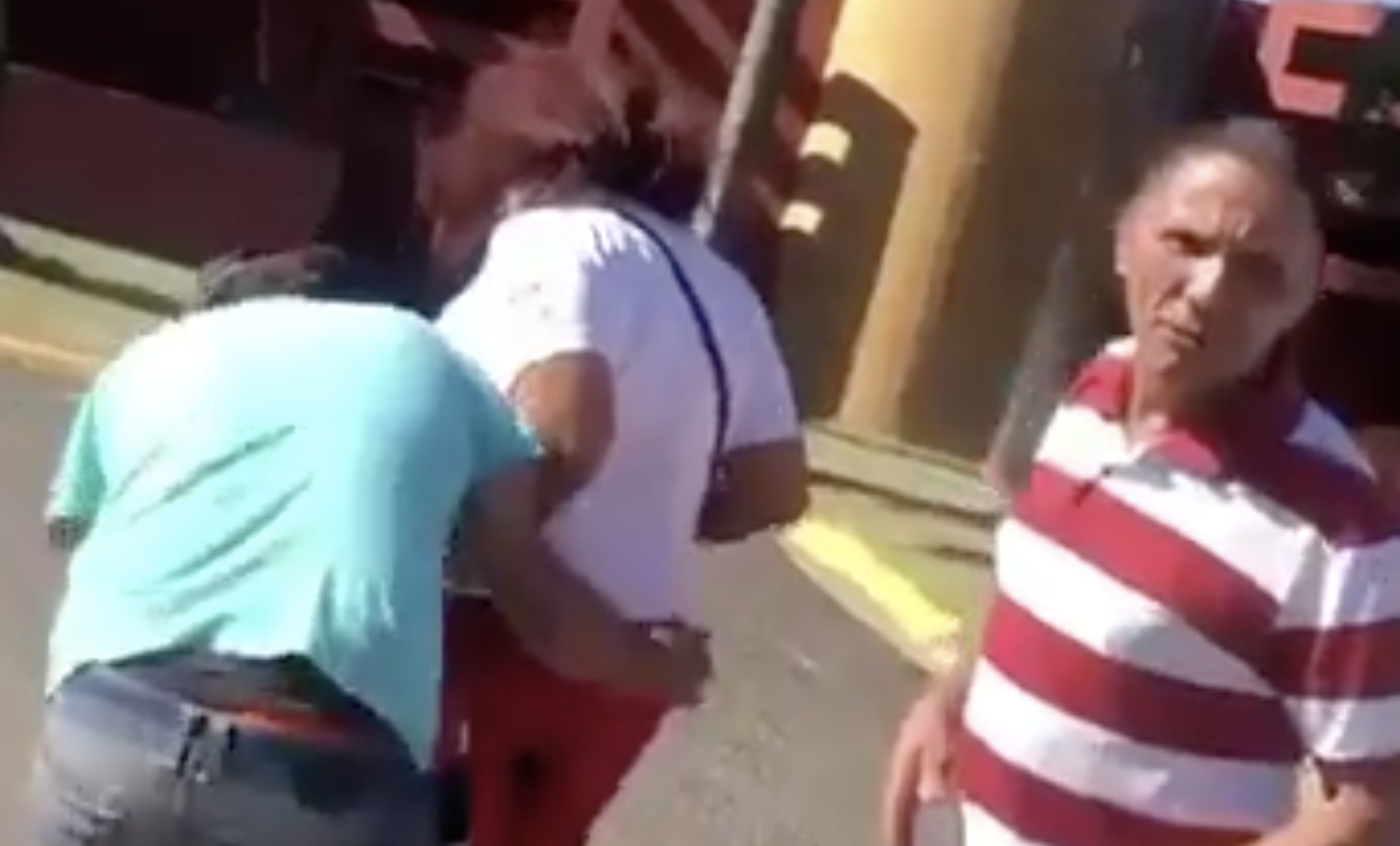 ¡Tremendo Lío! Hija Graba A Su Madre Saliendo De Una Cabaña Con Su Novio Y “se La Come Con Yuca”