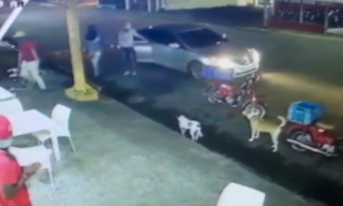 Desaprensivos A Bordo De Un Sonata Atracan Un Puesto De Hot Dog En Hoya Del Caimito