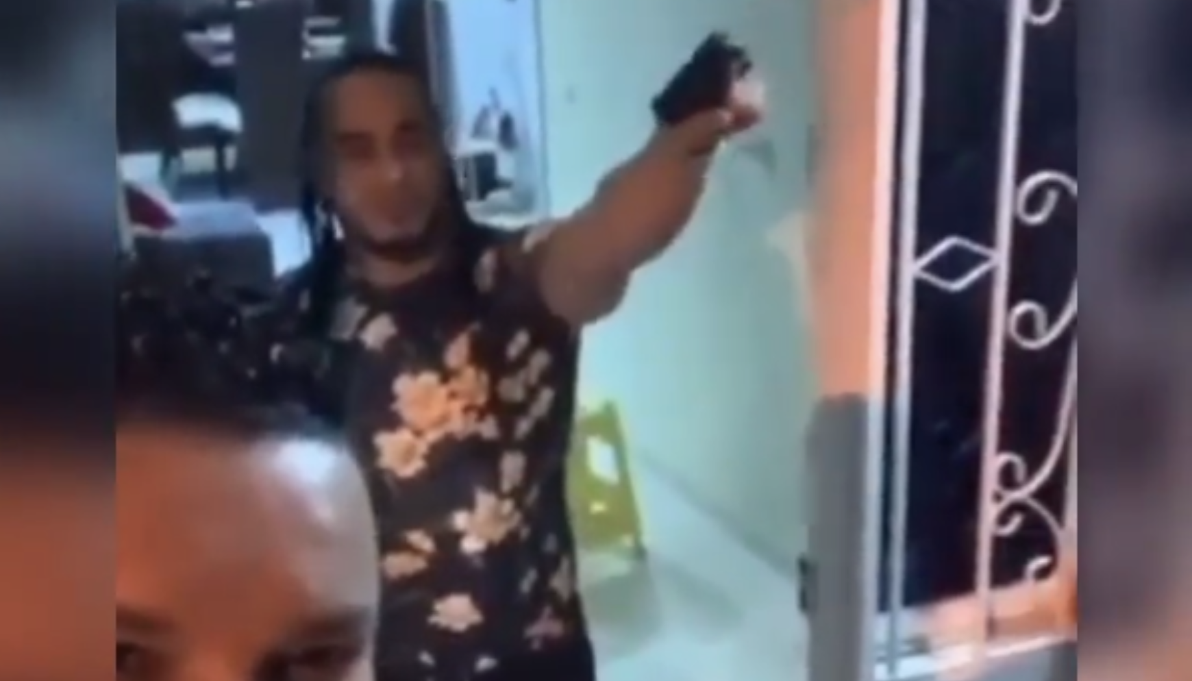 Lanzar Al Aire Disparos A Lo Loco, La Celebración De Varios Irresponsables En Año Nuevo