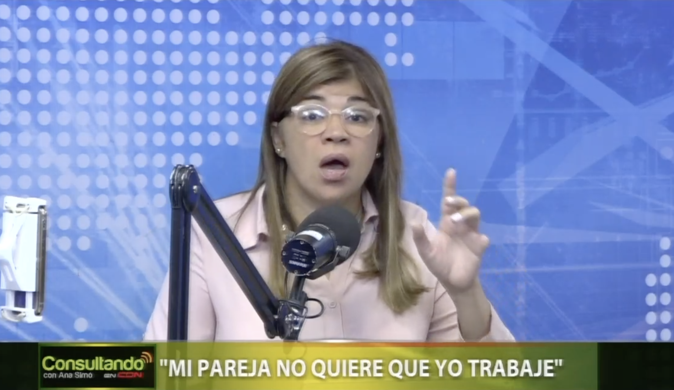 Consultando Con Ana Simó: “Mi Pareja No Quiere Que Yo Trabaje”