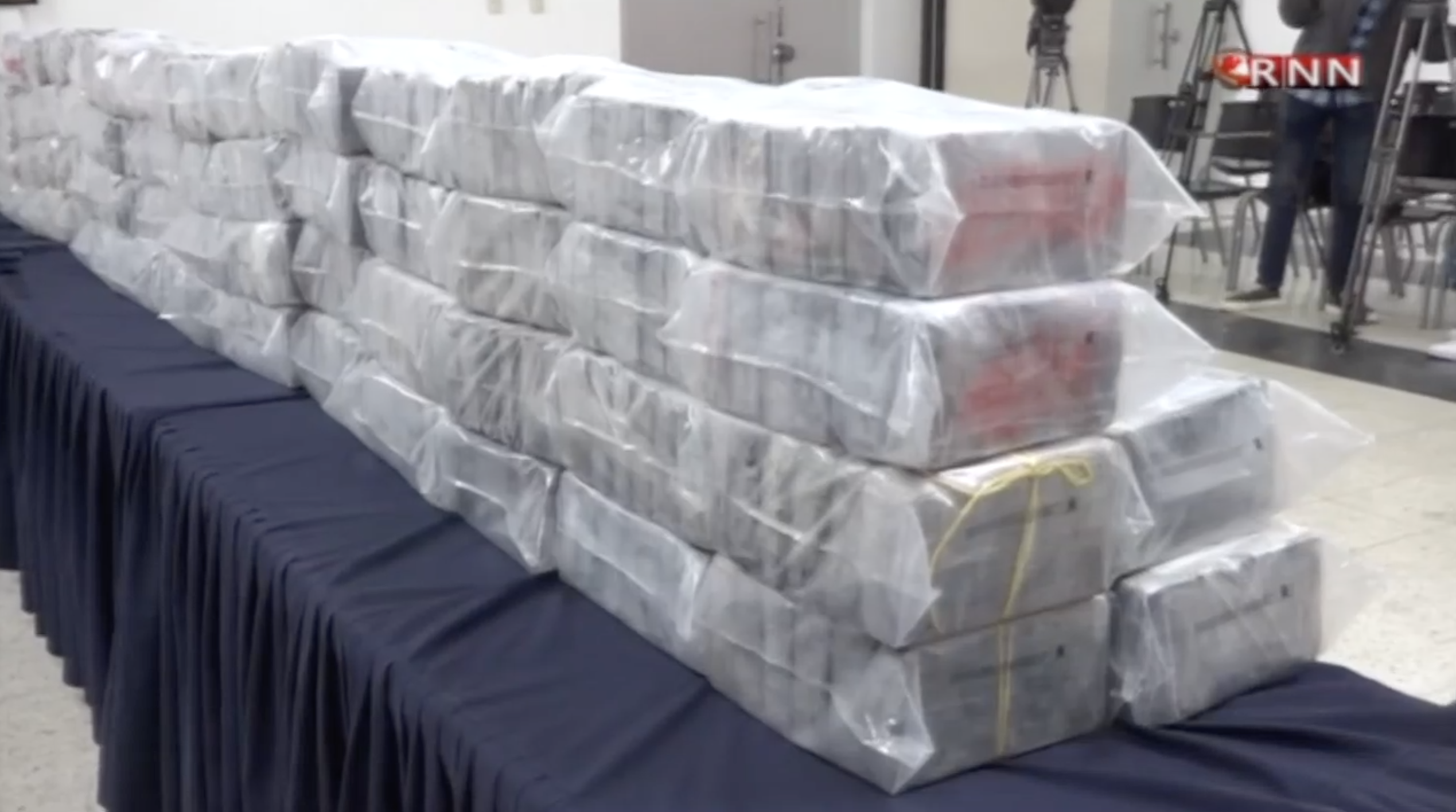 ¡DE PELICULA! En Medio De Tiroteos La DNCD Ocupa Media Tonelada De Cocaína En Costas De SPM