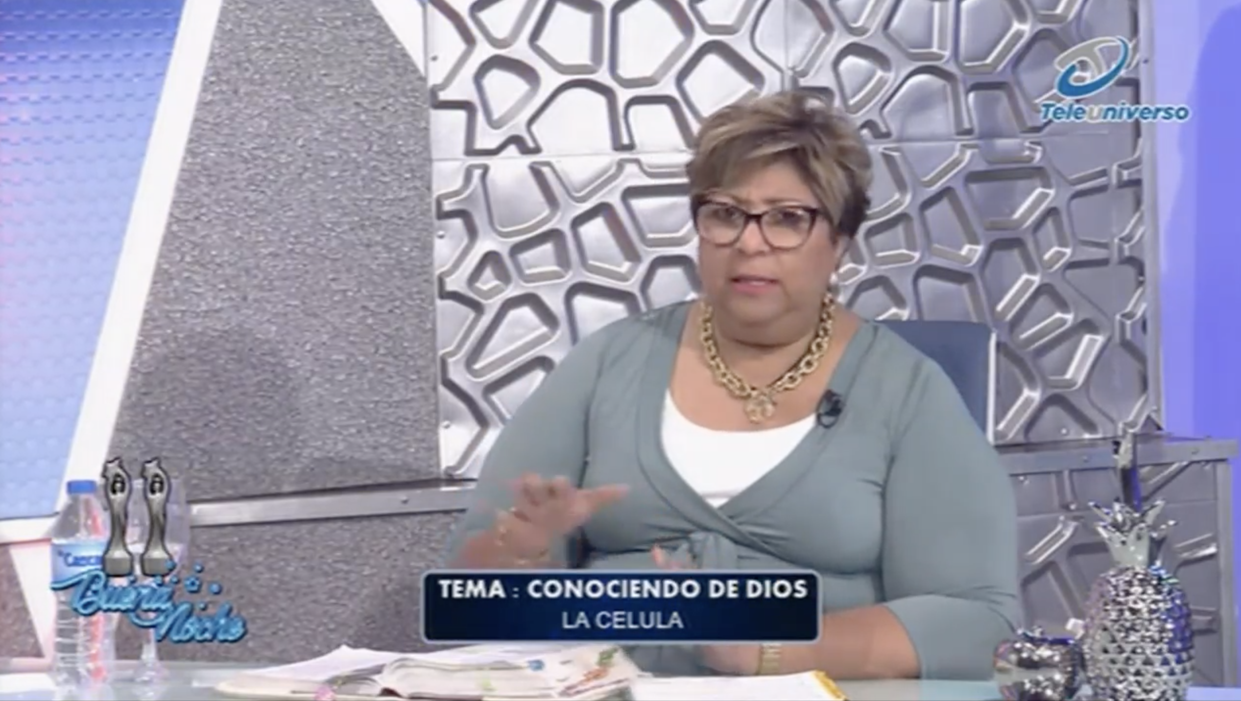 Conociendo De Dios En Buena Noche: La Célula