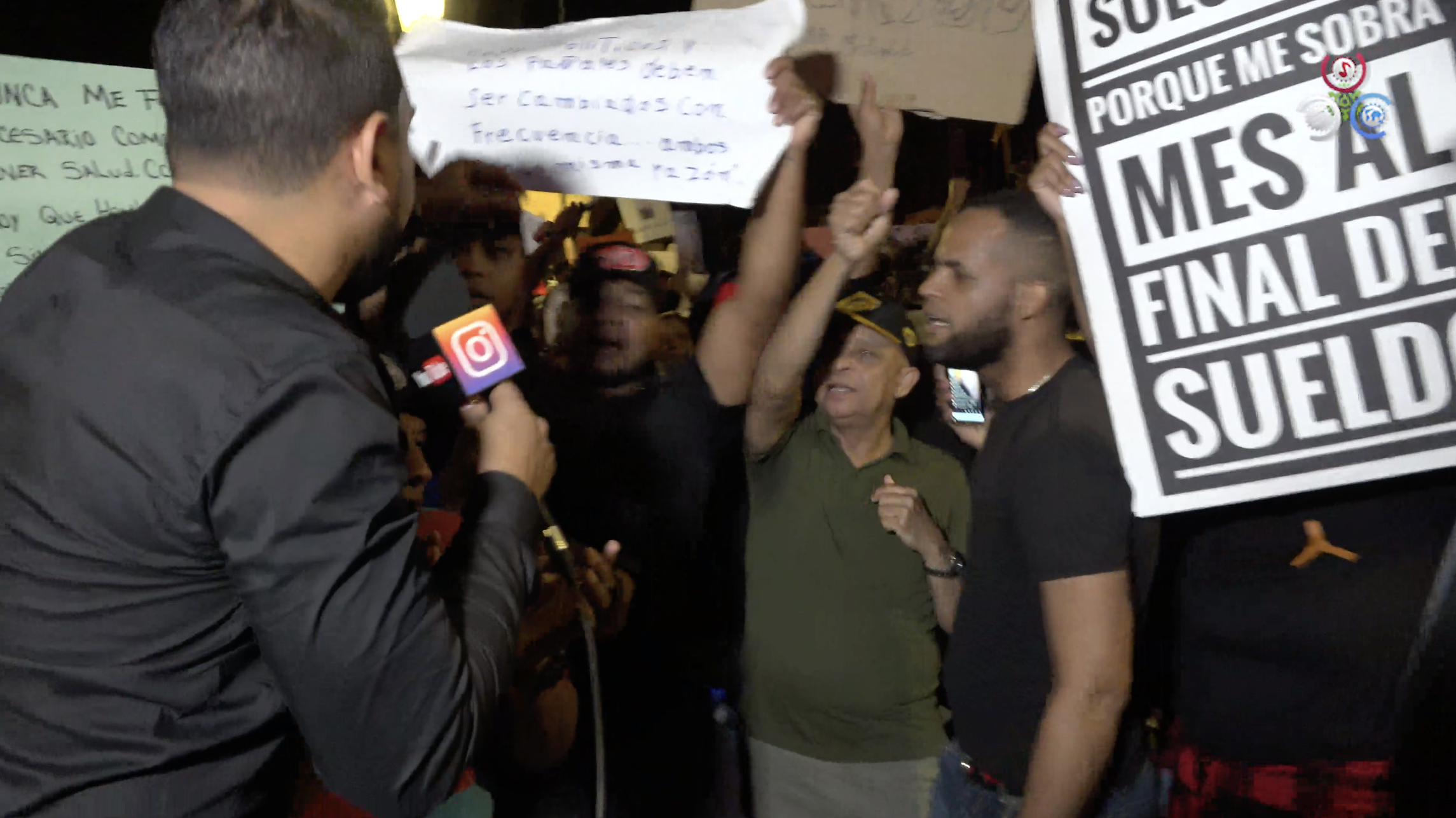 Wilson Sued Se Mete En La Protesta Por La Democracia En Santiago Y Esto Fue Lo Que Paso