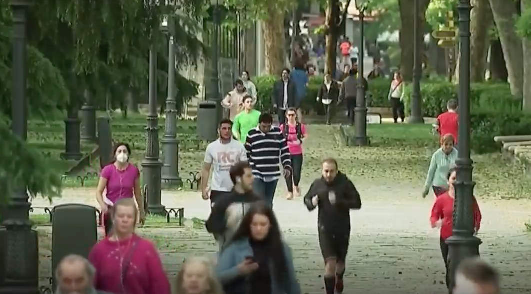 España Levanta Cuarentena Y Miles Salen A Las Calles Para Hacer Deportes