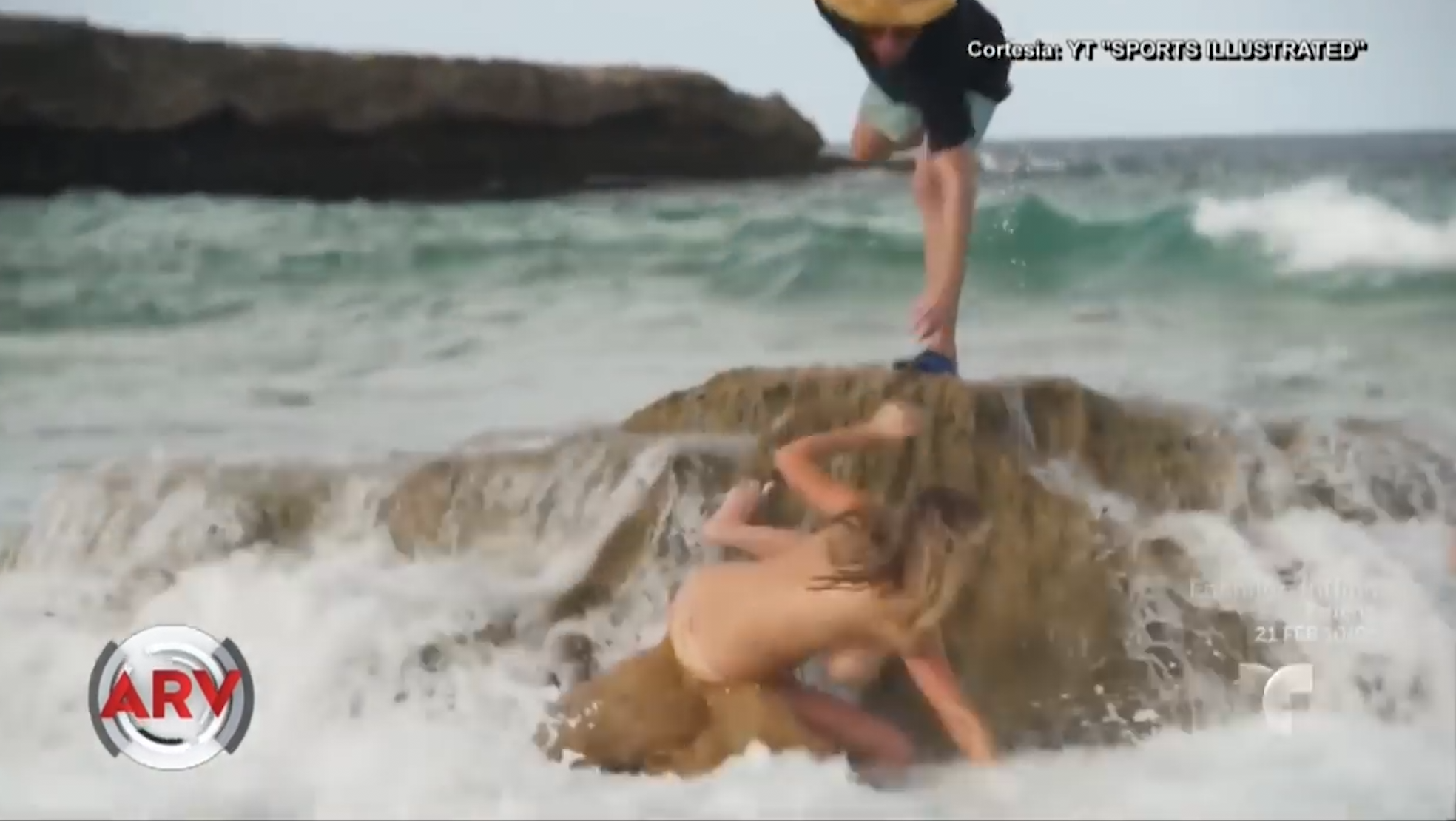 Tremendo “Estrallón” Que Se Dio Una Modelo, En Medio De Una Sexy Sesión De Fotos