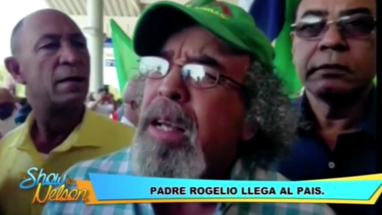 Impactantes Imágenes Del Regreso Del Padre Rogelio A RD Luego De Ser Enviado A Colombia