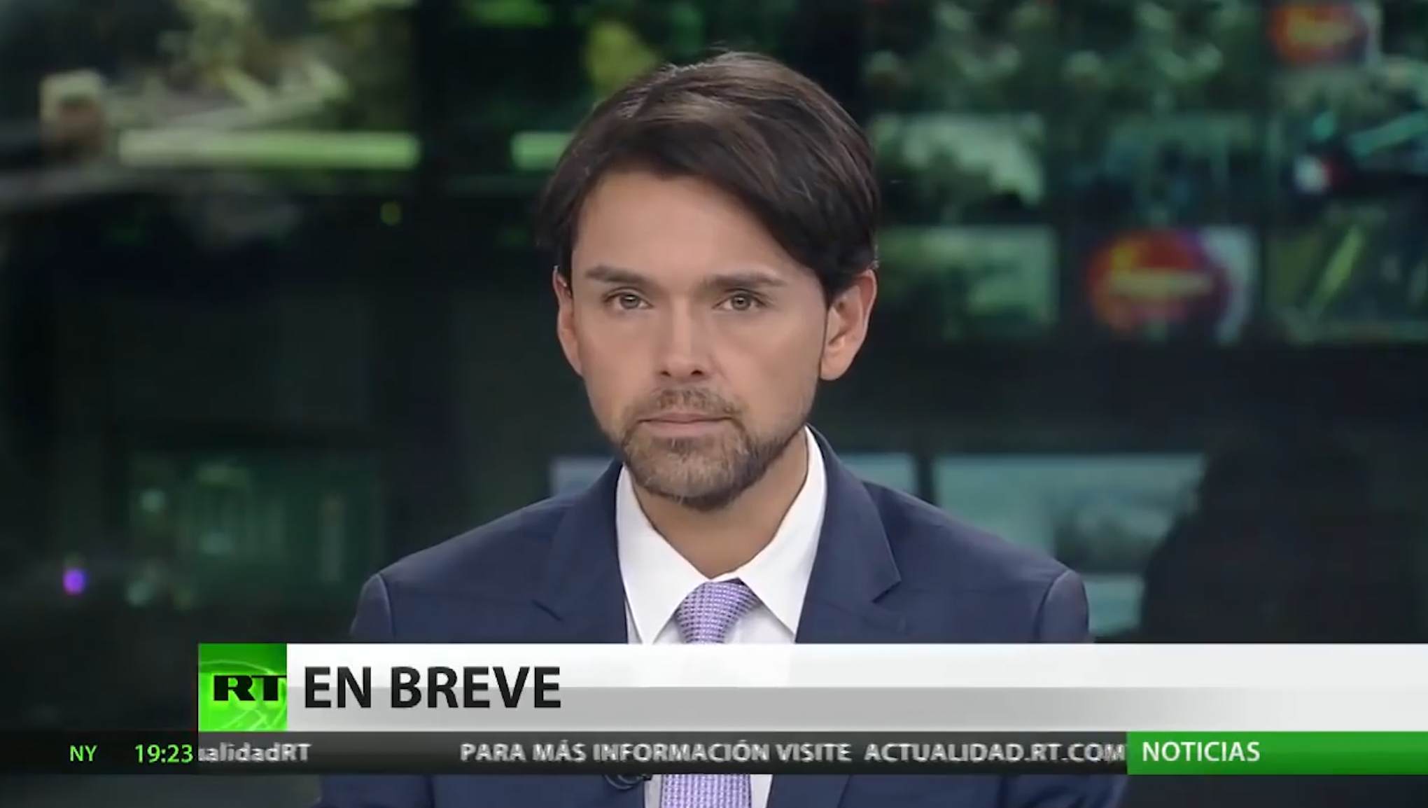 Mira La Extraña Actitud De Este Periodista Al Dar La Noticia